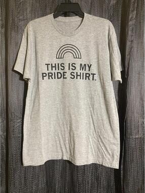 Men's Size XL Gray This Is My Pride Shirt w Rainbow Outline Short Sleeve T-Shirt